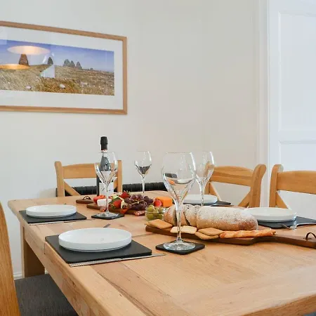 Holiday home Pendragon - Uk33316 *